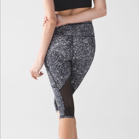 Lululemon Outrun Crop 17” Splatter Size 12